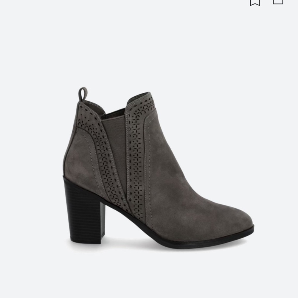 Suede Mia Sutton bootie 3.25 inch heel size 9.5  new